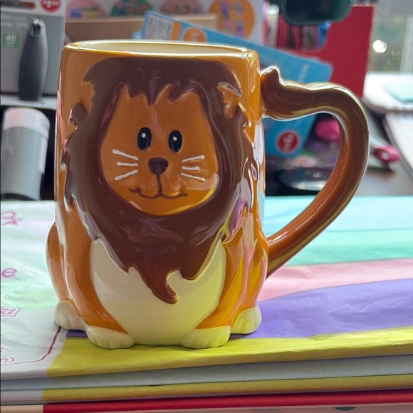 Lion Shaped Ceramic Mug - Picture 1 of 3